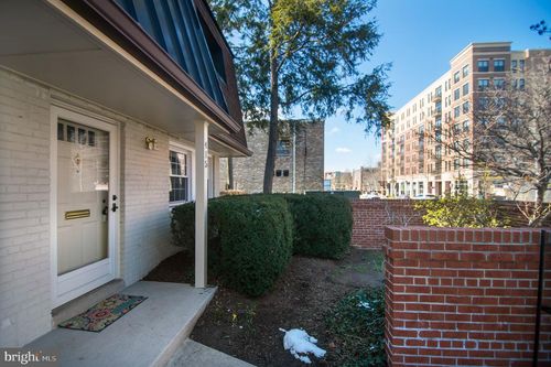 415 W Broad St, FALLS CHURCH, VA, 22046-3317 | Card Image
