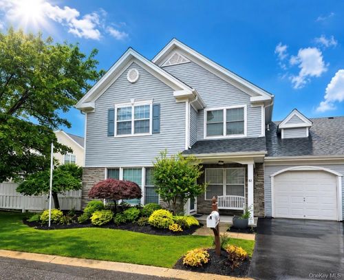 82 Kate Cir, Middle Island, NY, 11953-2691 | Card Image