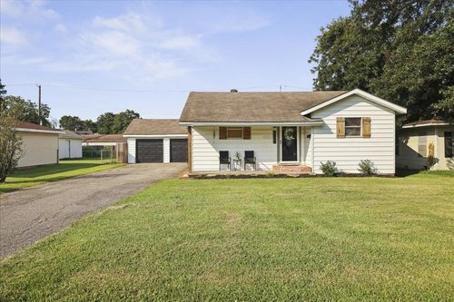 3034 Maple Ave, Groves, TX, 77619-5776 | Card Image