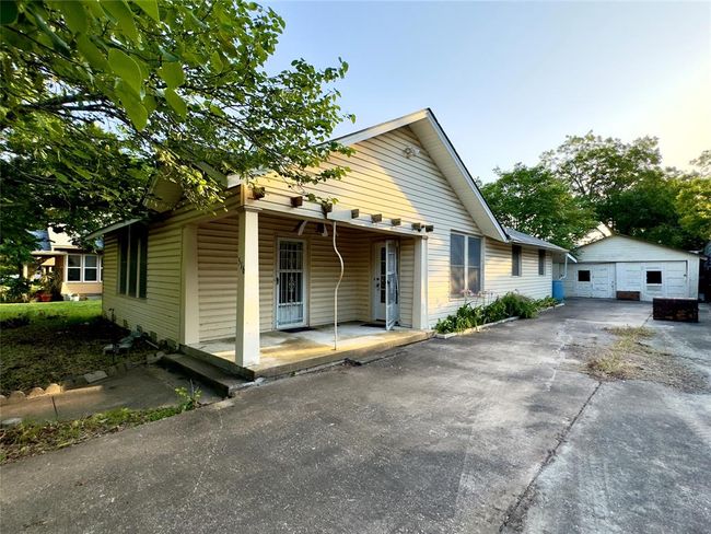 Double wide driveway | Image 5