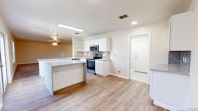 321 Hinge Loop, House other with 3 bedrooms, 3 bathrooms and null parking in Cibolo TX | Image 9