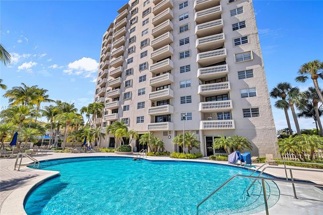 APT-624 - 90 Edgewater Dr, Condo with 2 bedrooms, 3 bathrooms and null parking in Coral Gables FL | Image 38