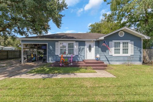 250 W Herring St, Sour Lake, TX, 77659-5828 | Card Image