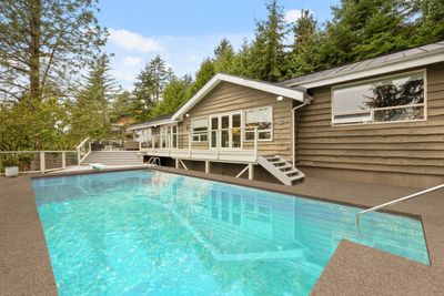 4644 Woodgrove Pl, House other with 3 bedrooms, 3 bathrooms and 4 parking in West Vancouver BC | Image 1