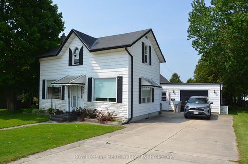 378 Victoria St, Clinton, ON, N0M1L0 | Card Image