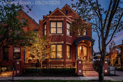 515 W Merrill St, Birmingham, MI, 48009-1442 | Card Image