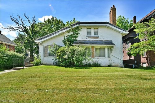 21 Indiana Ave, Youngstown, OH, 44505-2818 | Card Image