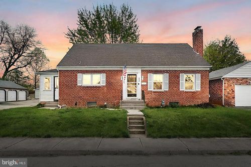 802 W Middle St, HANOVER, PA, 17331-5010 | Card Image
