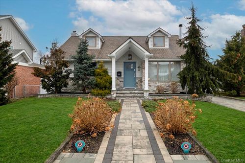 1053 Lydia Dr, Franklin Square, NY, 11010-1816 | Card Image