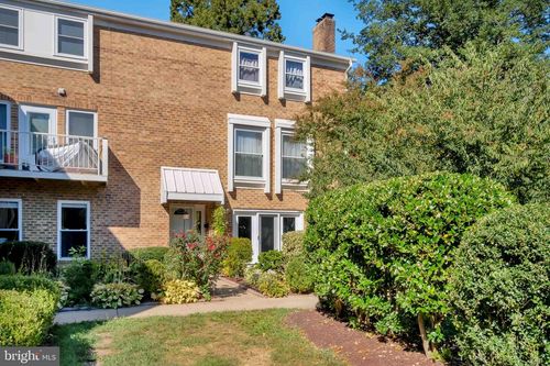 3680 Persimmon Cir, FAIRFAX, VA, 22031-4115 | Card Image