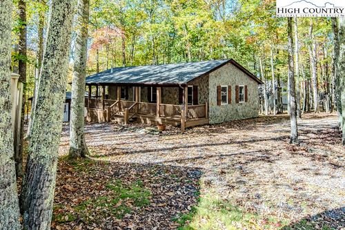 719 Pine Ridge Rd, Beech Mountain, NC, 28604-8154 | Card Image