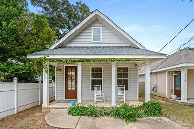 1010 N D St, House other with 2 bedrooms, 2 bathrooms and null parking in Pensacola FL | Image 1