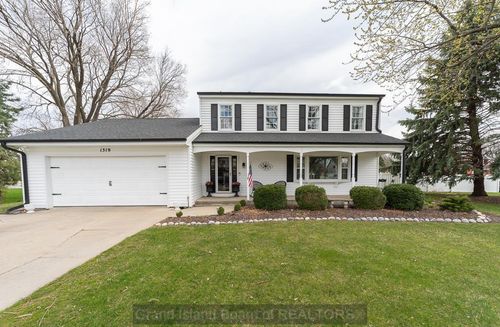 1319 S Harrison St, Grand Island, NE, 68803-6354 | Card Image
