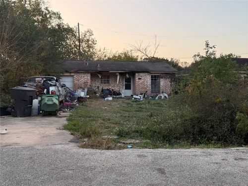 7338 England St, Houston, TX, 77021-5825 | Card Image