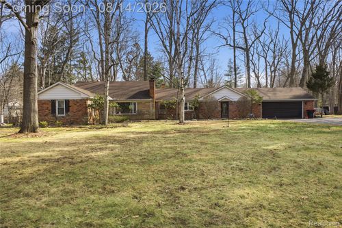 23640 Oak Glen Dr, Southfield, MI, 48033-3497 | Card Image