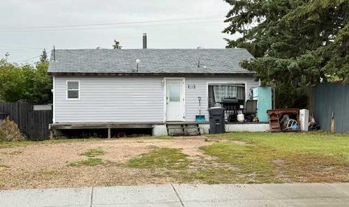 101 2 Avenue N, Marwayne, AB, T0B2X0 | Card Image