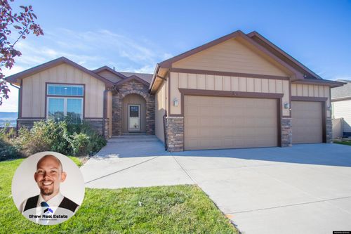 1211 Prairie River Dr, Mills, WY, 82604-2102 | Card Image