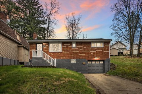 2945 Strachan Ave, Pittsburgh, PA, 15216-2701 | Card Image