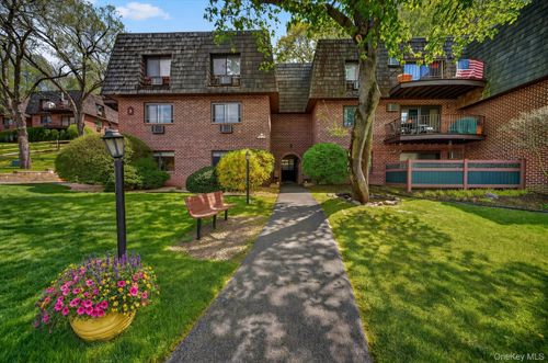 9-3 Briarcliff Dr S, Ossining, NY, 10562-2338 | Card Image