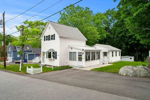 8 Maplewood Avenue, Manchester, NH, 03102 | Card Image
