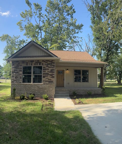 207 Strawberry St, Portland, TN, 37148-2520 | Card Image