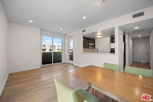 312-436 S Virgil Ave, Los Angeles, CA, 90020-1439 | Card Image