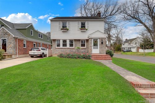 31 Carol St, Lynbrook, NY, 11563-1103 | Card Image