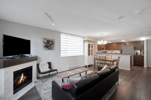 910 Quebec St, Vancouver, BC, V6A0A3 | Card Image