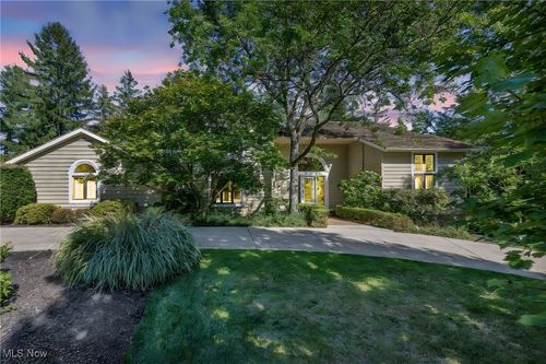 2655 Fairwood Dr, Pepper Pike, OH, 44124-4543 | Card Image