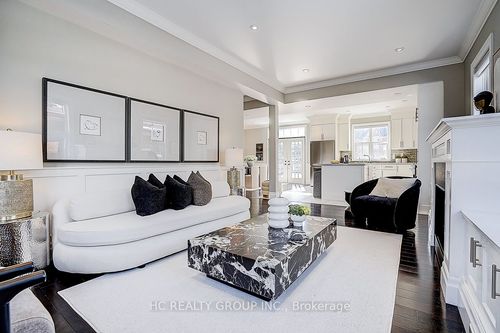 8 Beech St, Markham, ON, L3P2A2 | Card Image