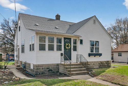 345 W Division St, Coal City, IL, 60416-1412 | Card Image