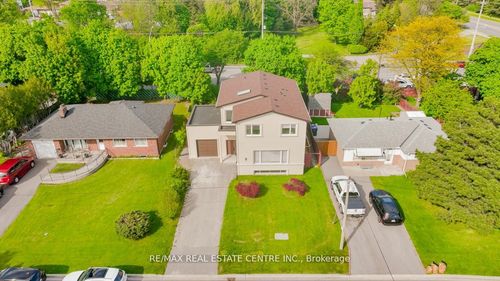 5 Autumn Blvd, Brampton, ON, L6T2V3 | Card Image