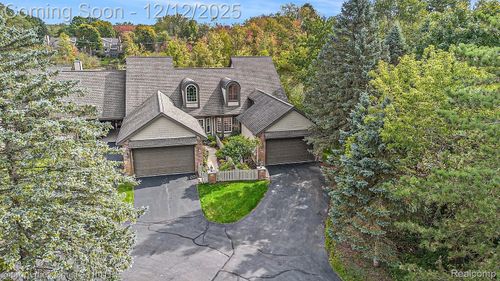 6576 Steeple Rdg, Clarkston, MI, 48346-1589 | Card Image