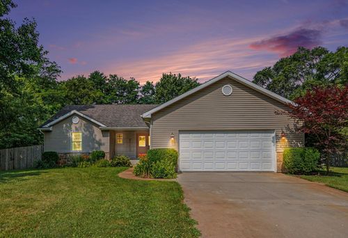 69862 Roy Dr, Edwardsburg, MI, 49112-8478 | Card Image