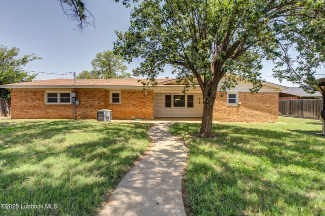 1308 E Buckley St, House other with 4 bedrooms, 3 bathrooms and null parking in Brownfield TX | Image 62