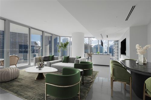 3307-300 Biscayne Boulevard Way, Miami, FL, 33131-2202 | Card Image