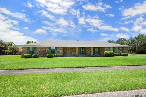 122 Crescent Pl, Donaldsonville, LA, 70346-4396 | Card Image