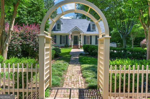 332 Crescent Rd, Griffin, GA, 30224-4855 | Card Image