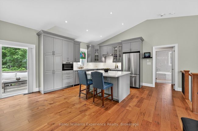 32 Pinecone Ave, House other with 5 bedrooms, 3 bathrooms and 6 parking in Tiny ON | Image 4