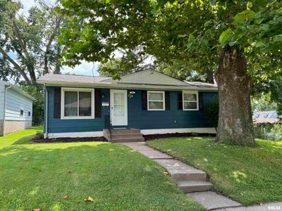 2521 Bellevue Avenue, House other with 3 bedrooms, 1 bathrooms and null parking in Bettendorf IA | Image 1