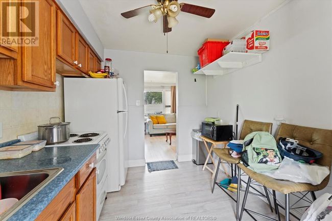 1033 Harrison Ave, House other with 3 bedrooms, 2 bathrooms and null parking in Windsor ON | Image 10