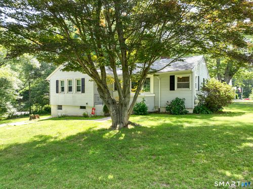 1512 Norwich New London Tpke, Uncasville, CT, 06382-1618 | Card Image