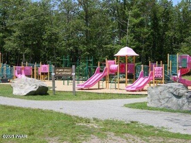 6 Fawn Hill Playground | Image 96