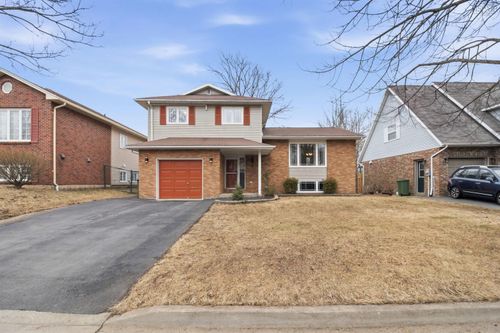 9 Amberwood Crt, Halifax, NS, B3M3X6 | Card Image