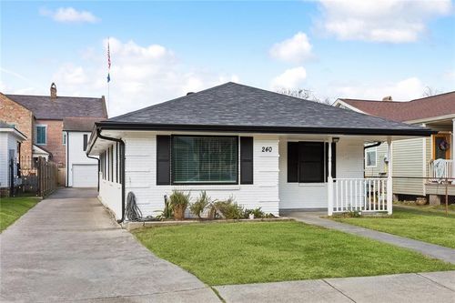 240 Angela Ave, Arabi, LA, 70032-1004 | Card Image