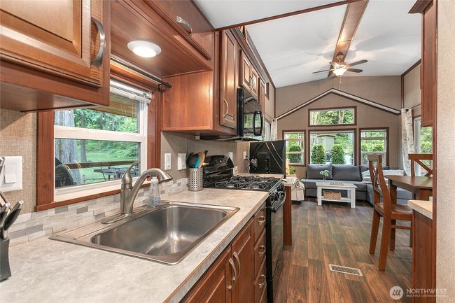 UNIT-9 - 990 Lake Whatcom Blvd, House other with 3 bedrooms, 1 bathrooms and null parking in Sedro Woolley WA | Image 13