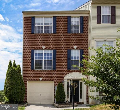 194 Oxbow Dr, Strasburg, VA, 22657-5272 | Card Image