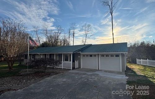 232 Cedar Creek Dr, Hendersonville, NC, 28792-7156 | Card Image
