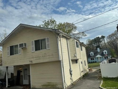 6 Willow Rd, Rocky Point, NY, 11778-8713 | Card Image