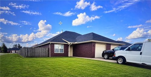 201 & 203 Asher Court, Rogers, AR, 72758 | Card Image